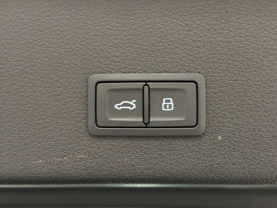 AUDI E-TRON 2022
