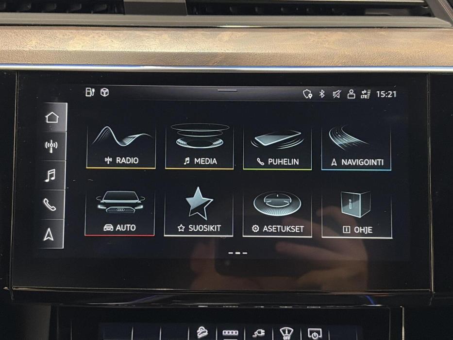 AUDI E-TRON 2022