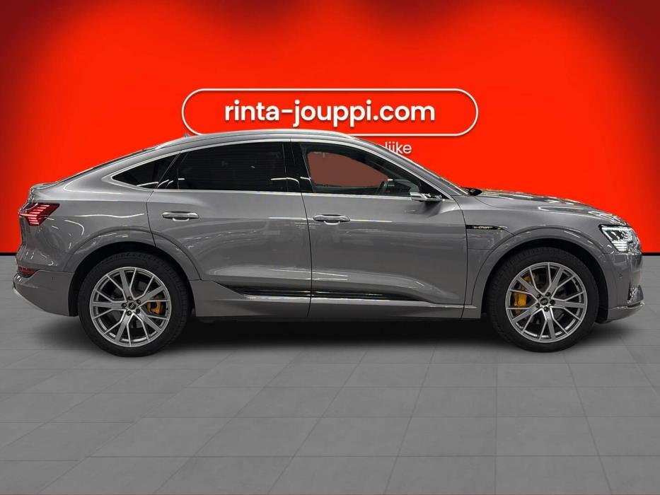 AUDI E-TRON 2022