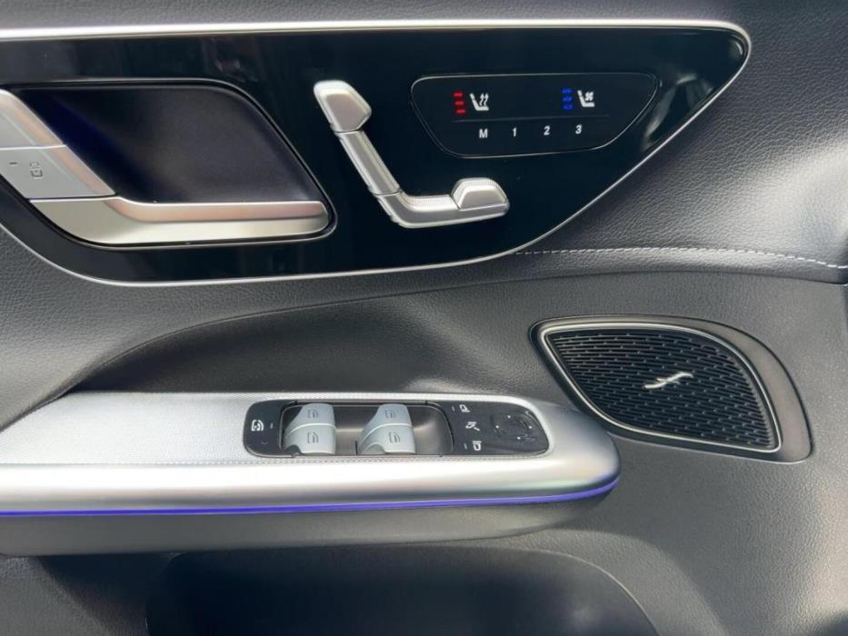 MERCEDES-BENZ EQE SUV 2025