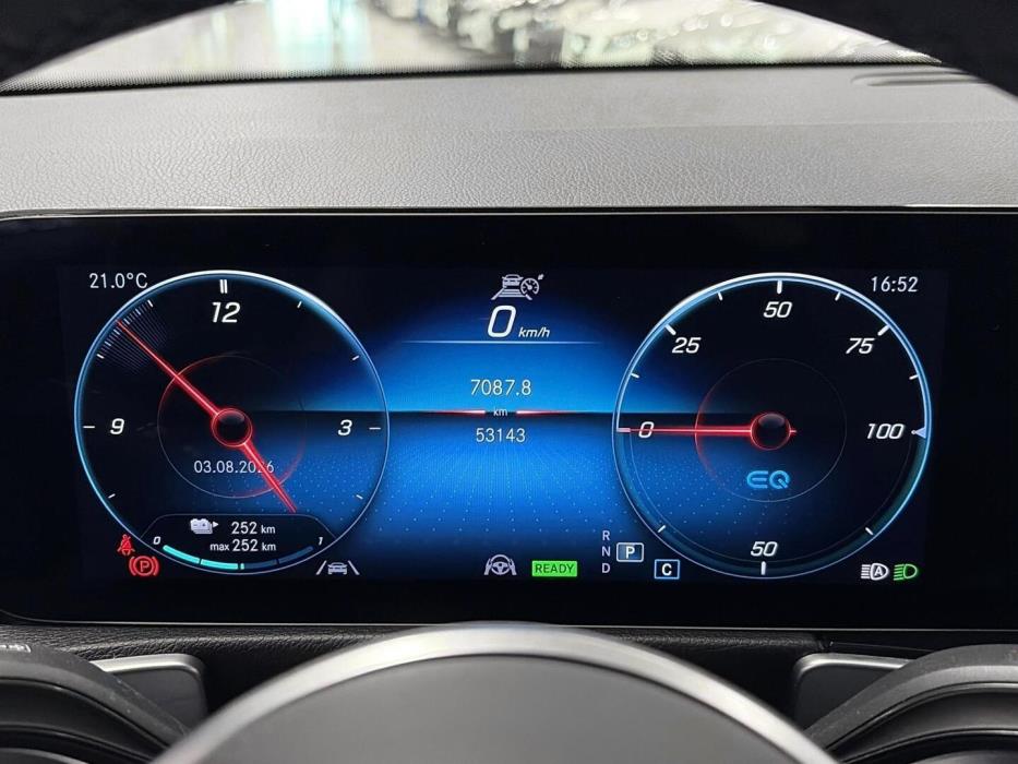 MERCEDES-BENZ EQB 2022
