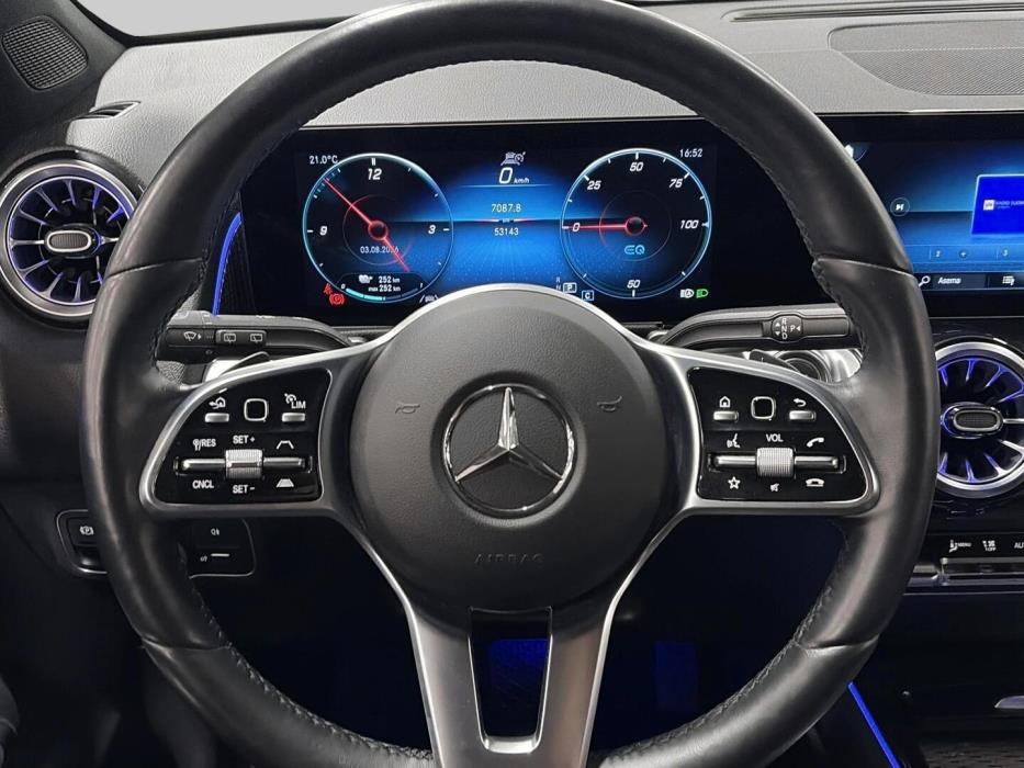 MERCEDES-BENZ EQB 2022