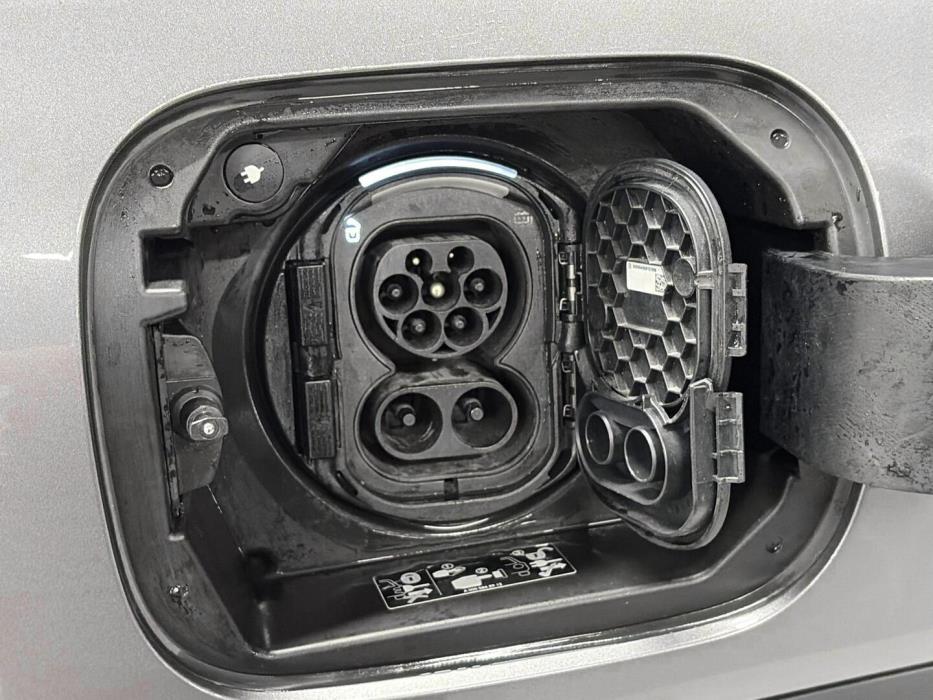 MERCEDES-BENZ EQB 2022