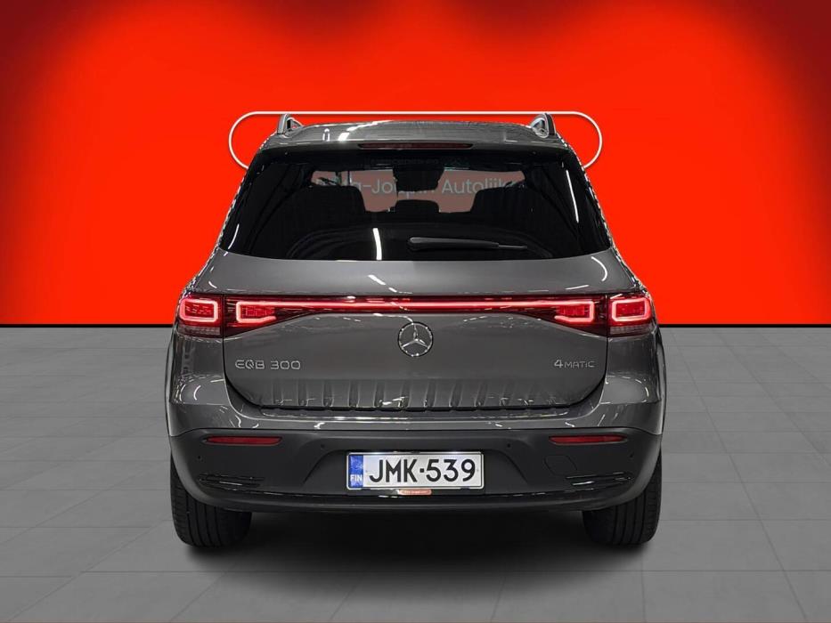 MERCEDES-BENZ EQB 2022