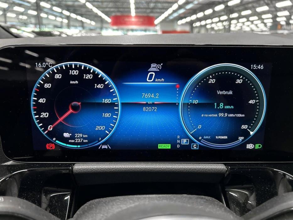MERCEDES-BENZ EQA 2023