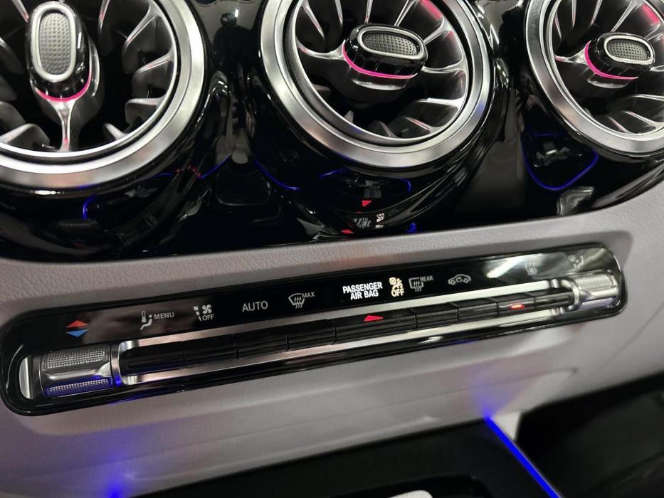 MERCEDES-BENZ EQA 2023