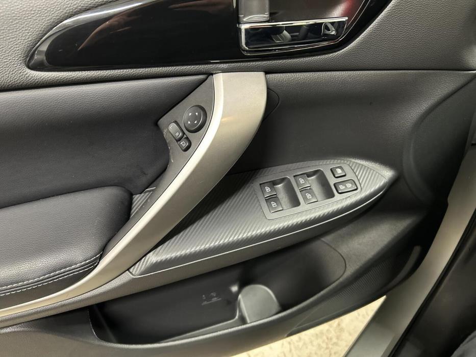 MITSUBISHI ECLIPSE CROSS 2024