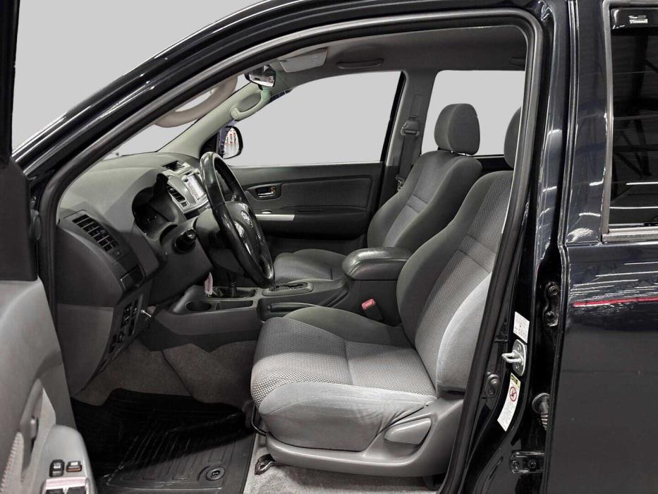 TOYOTA Hilux 2012