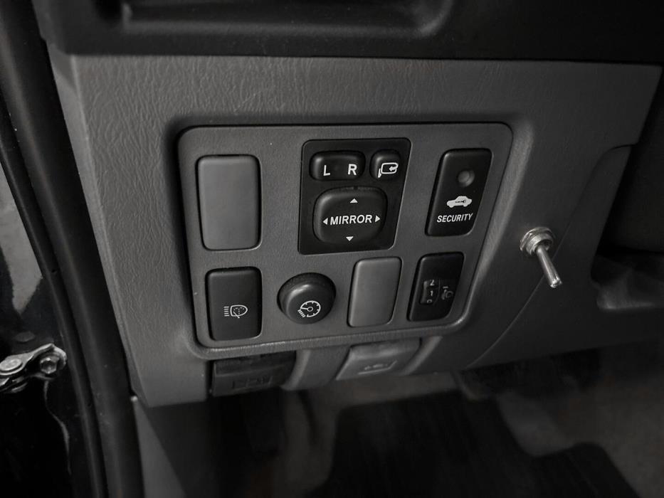 TOYOTA Hilux 2012