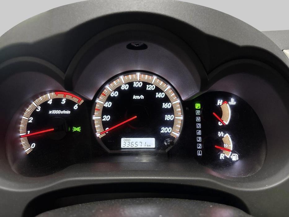 TOYOTA Hilux 2012