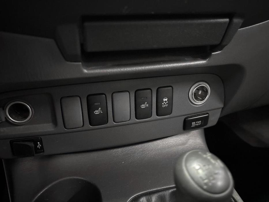 TOYOTA Hilux 2012