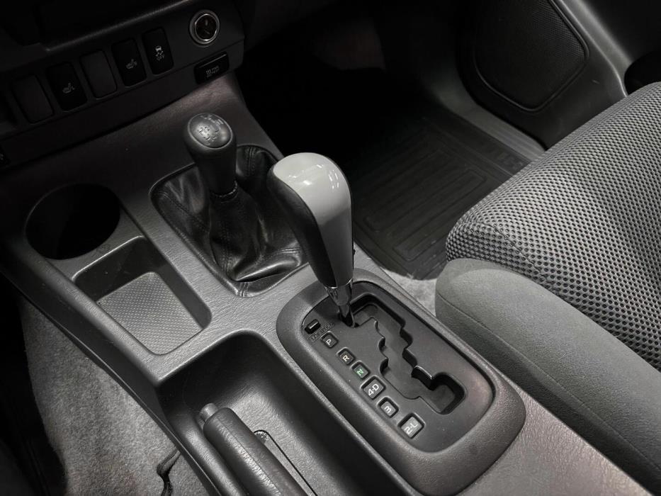 TOYOTA Hilux 2012