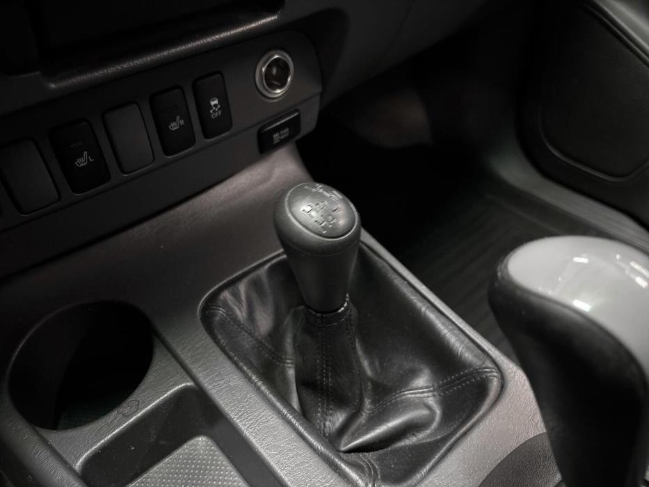 TOYOTA Hilux 2012