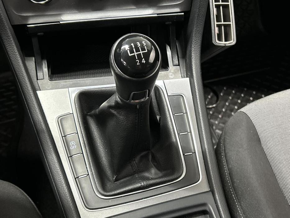 VOLKSWAGEN Golf 2012