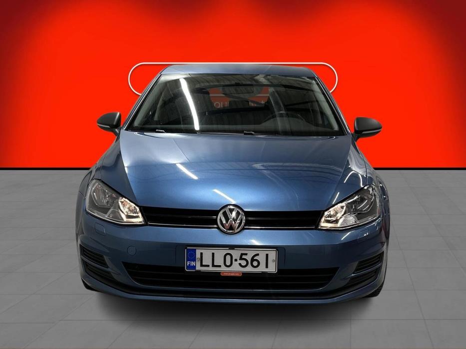 VOLKSWAGEN Golf 2012