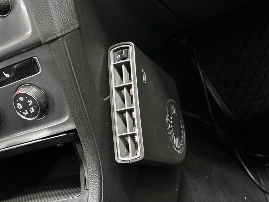 VOLKSWAGEN Golf 2012