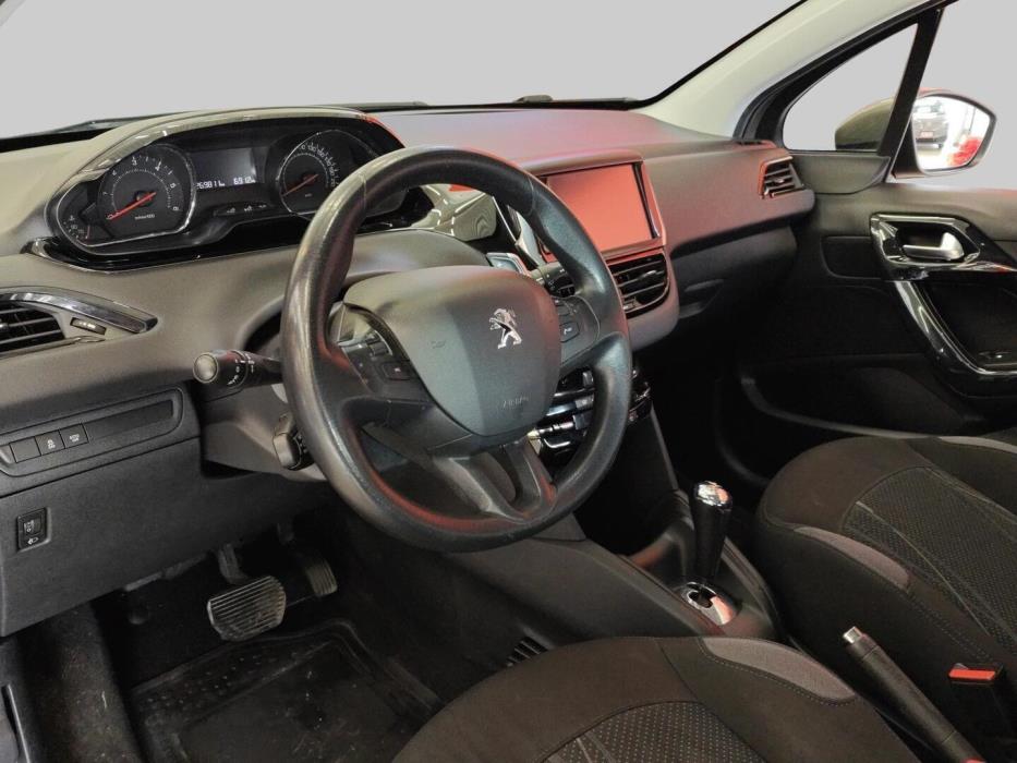 PEUGEOT 208 2013