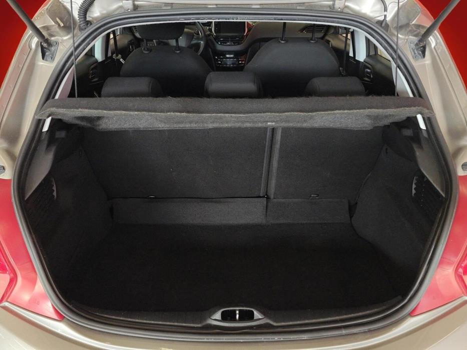 PEUGEOT 208 2013