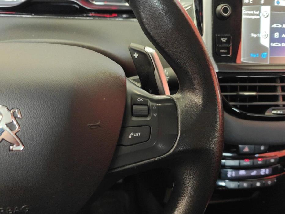 PEUGEOT 208 2013