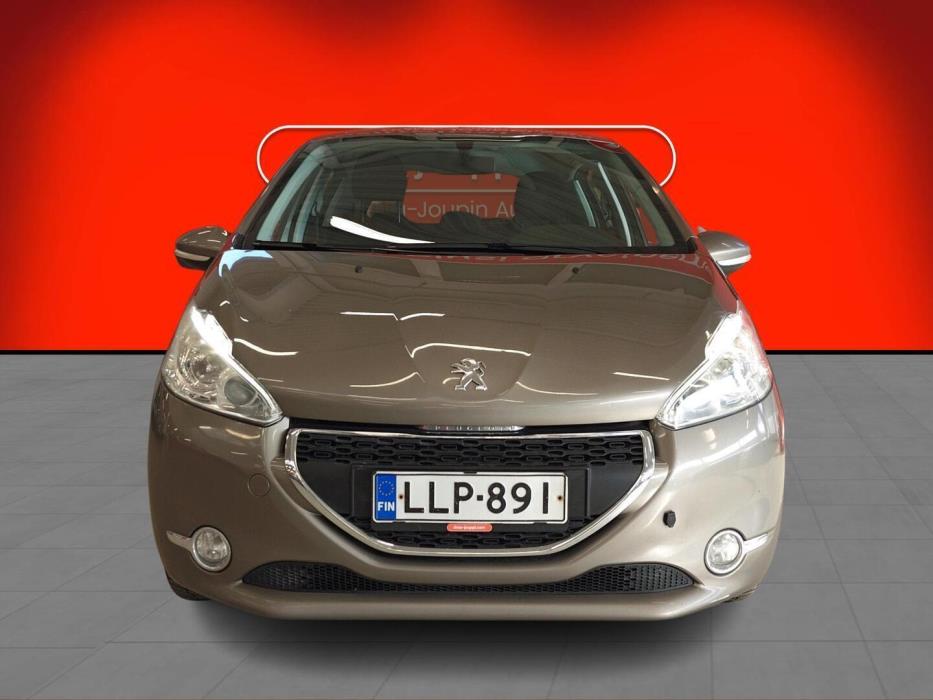 PEUGEOT 208 2013