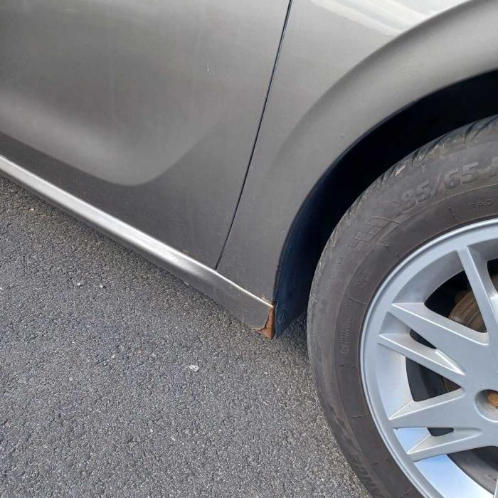 PEUGEOT 208 2013