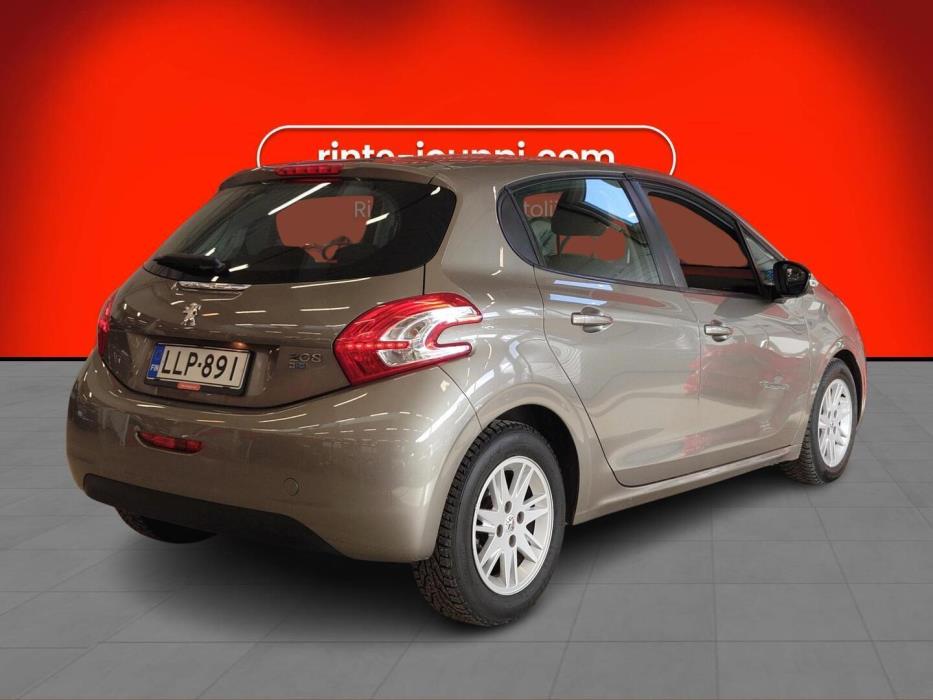 PEUGEOT 208 2013
