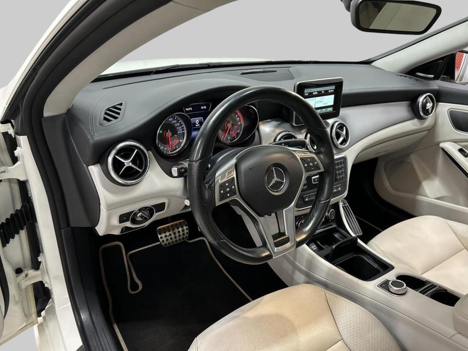 MERCEDES-BENZ CLA 2014