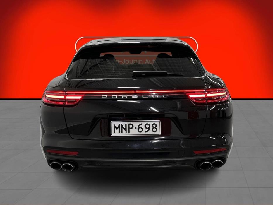 PORSCHE Panamera 2018