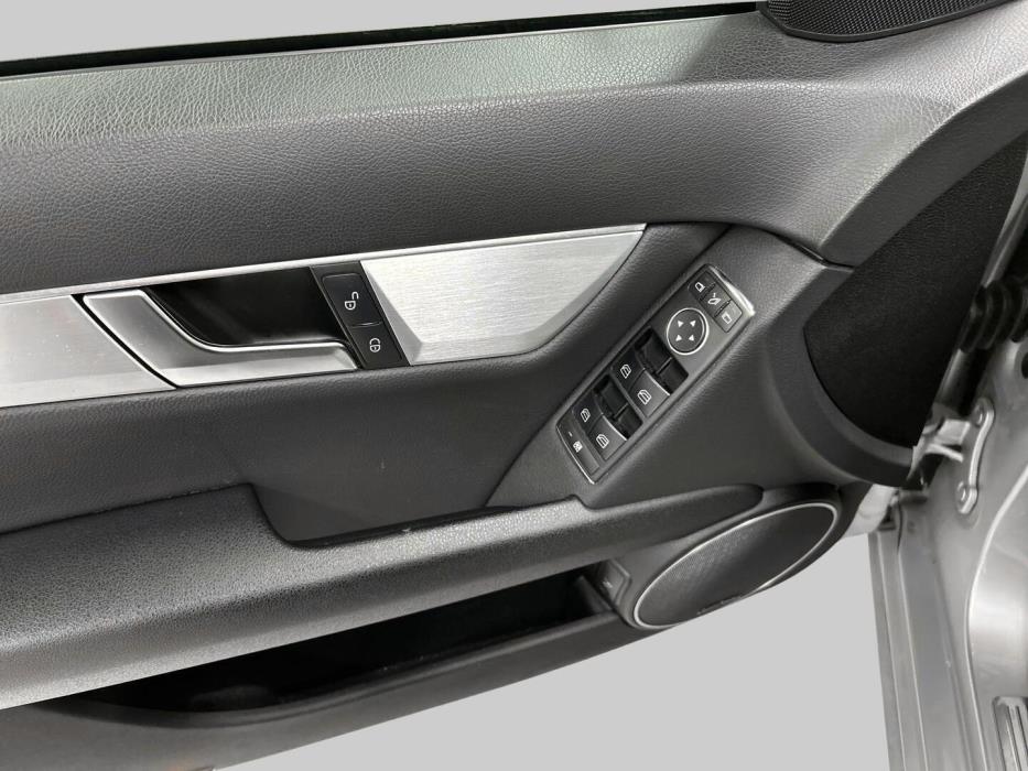 MERCEDES-BENZ C 2012
