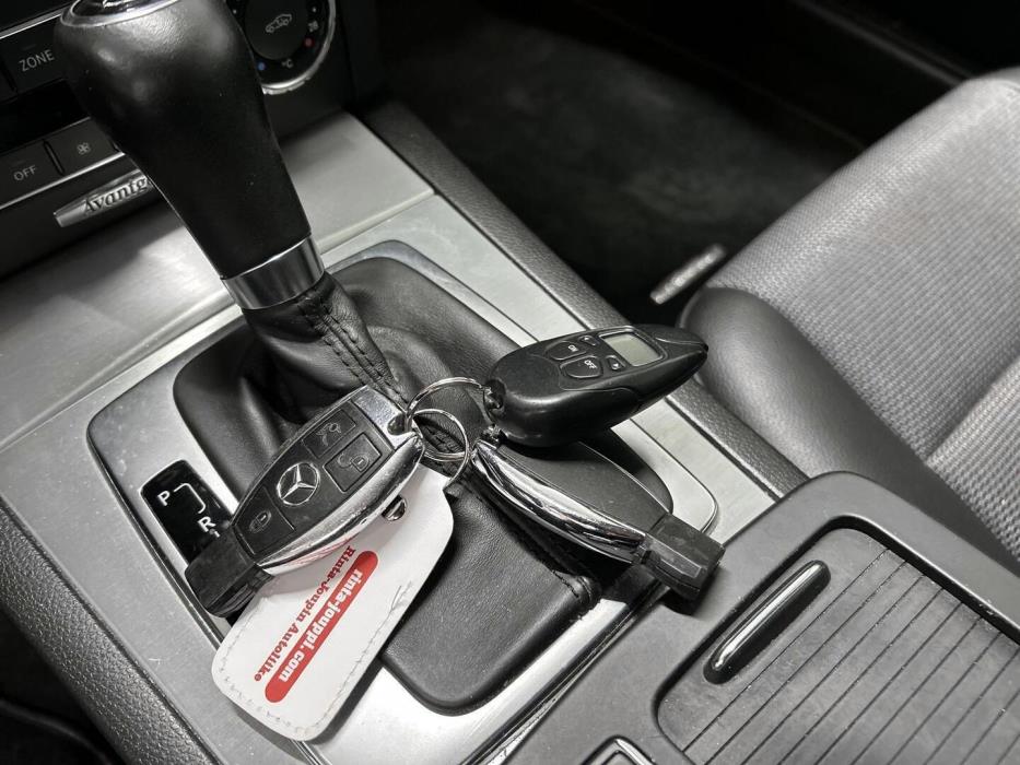 MERCEDES-BENZ C 2012