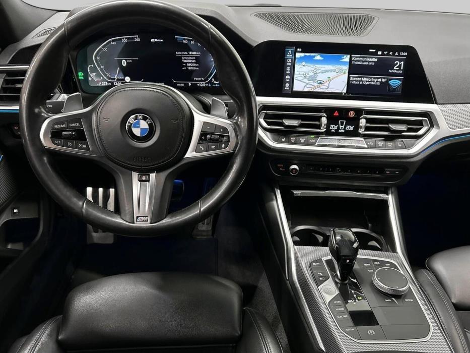 BMW 330 2019