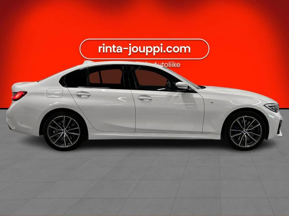 BMW 330 2019
