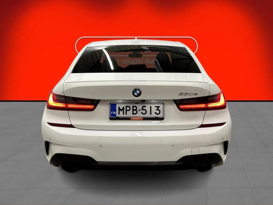BMW 330 2019