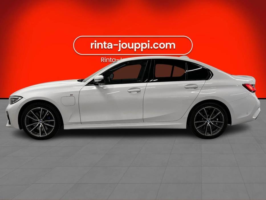 BMW 330 2019