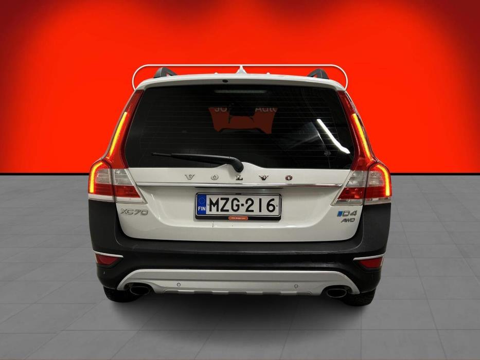 VOLVO XC70 2015