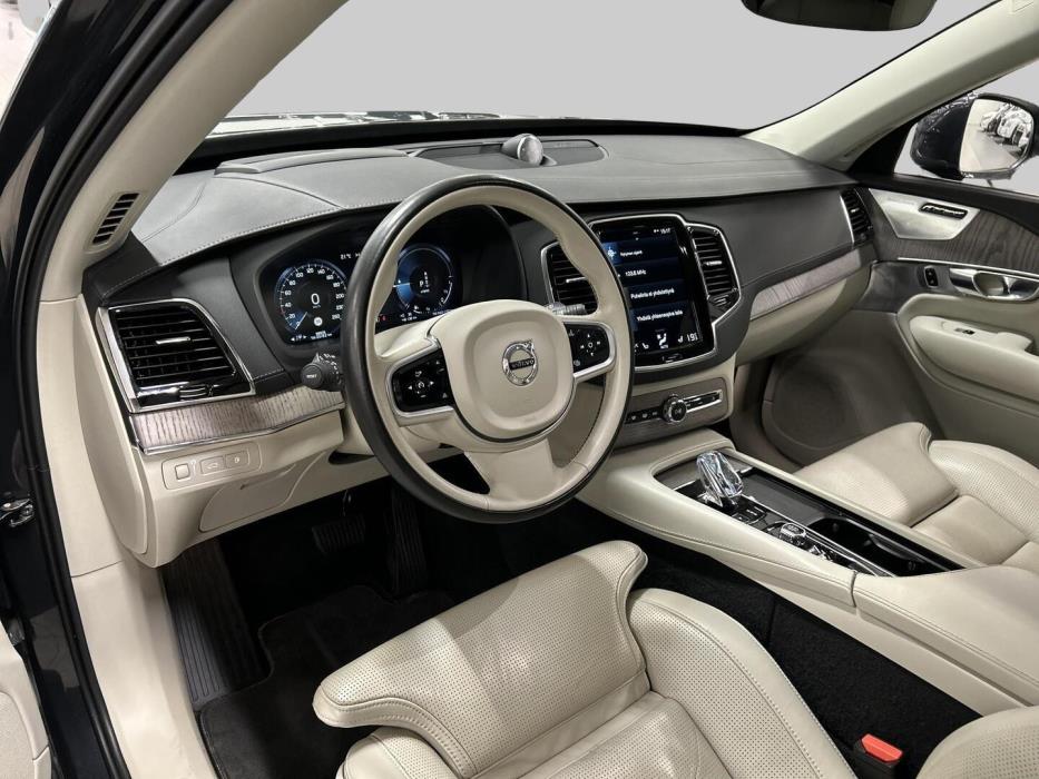 VOLVO XC90 2021