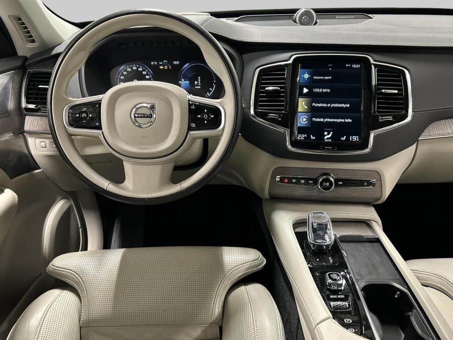 VOLVO XC90 2021