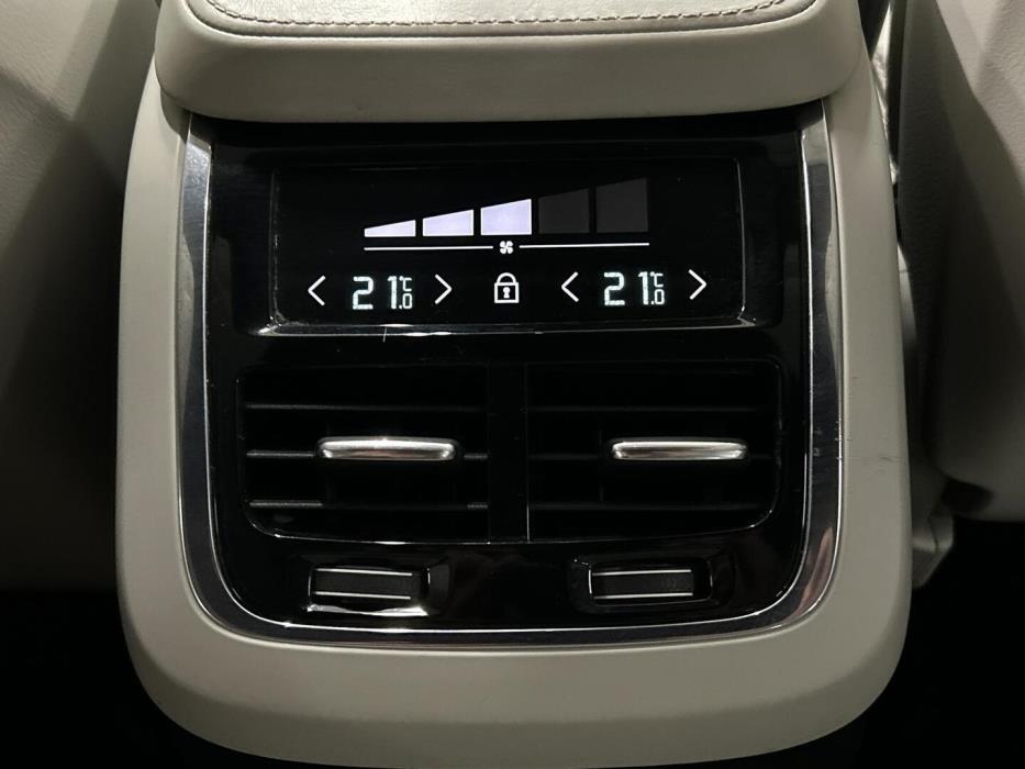 VOLVO XC90 2021
