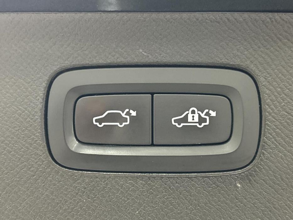 VOLVO XC90 2021