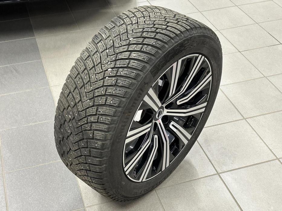 VOLVO XC90 2021