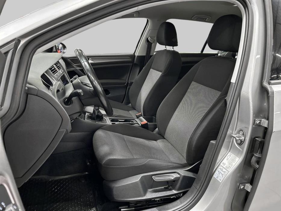 VOLKSWAGEN Golf 2017