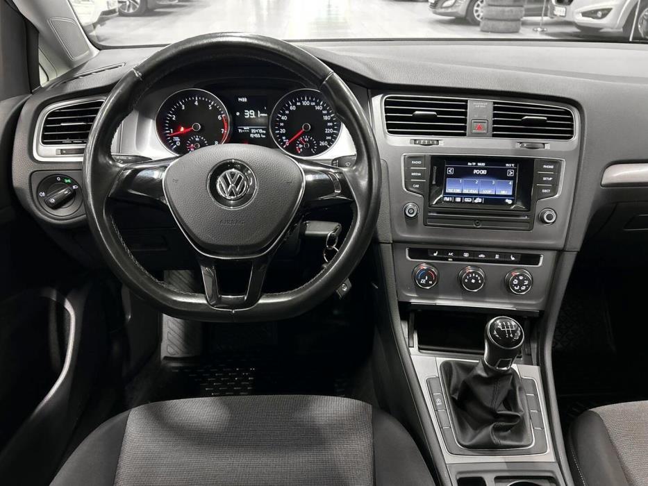 VOLKSWAGEN Golf 2017