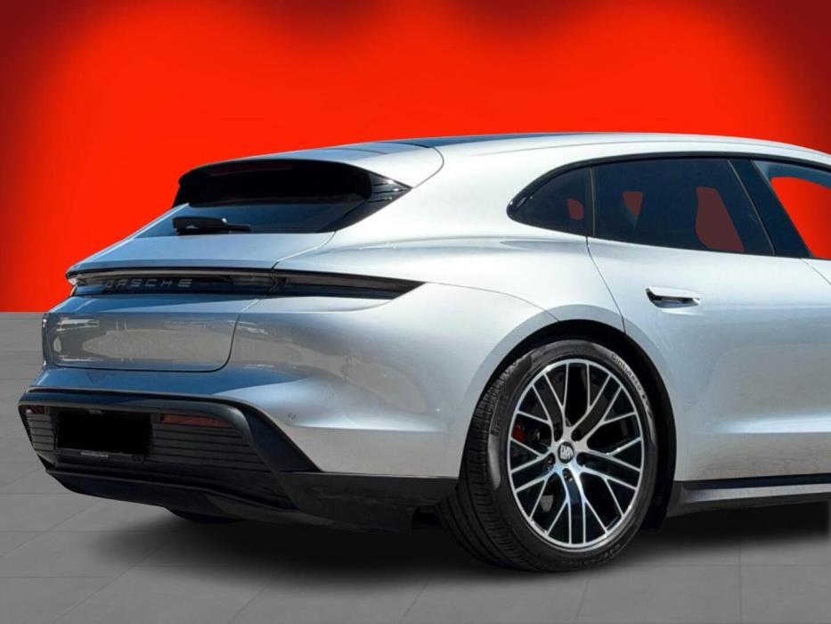 PORSCHE TAYCAN 2023