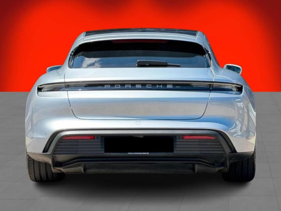 PORSCHE TAYCAN 2023