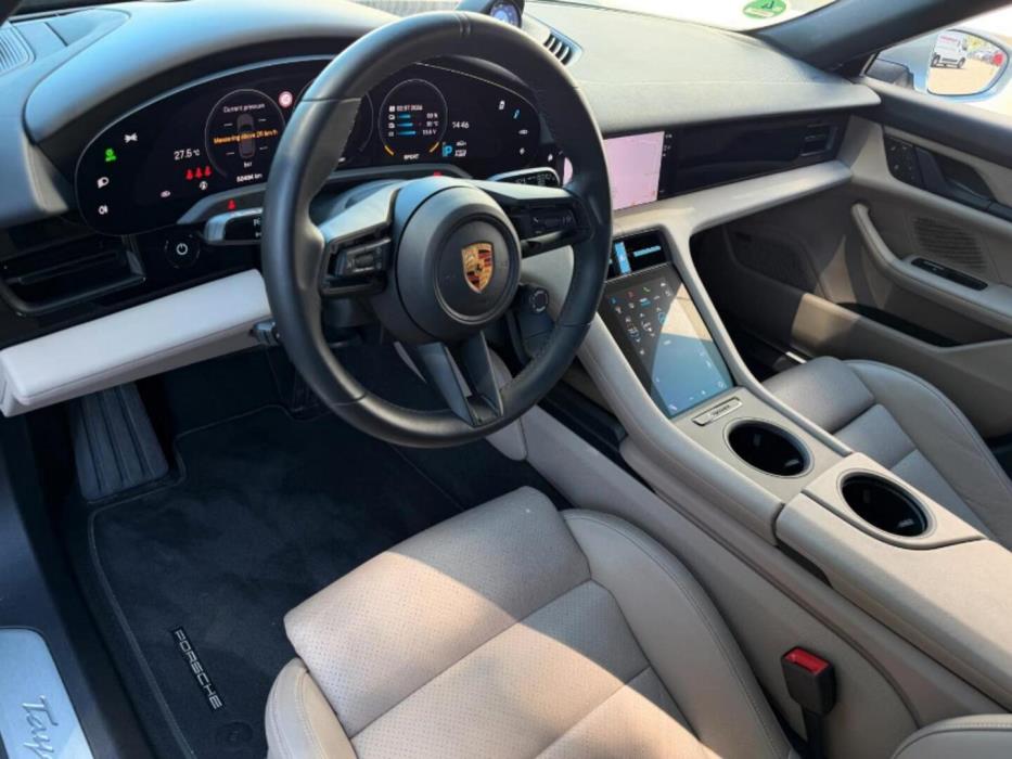 PORSCHE TAYCAN 2023