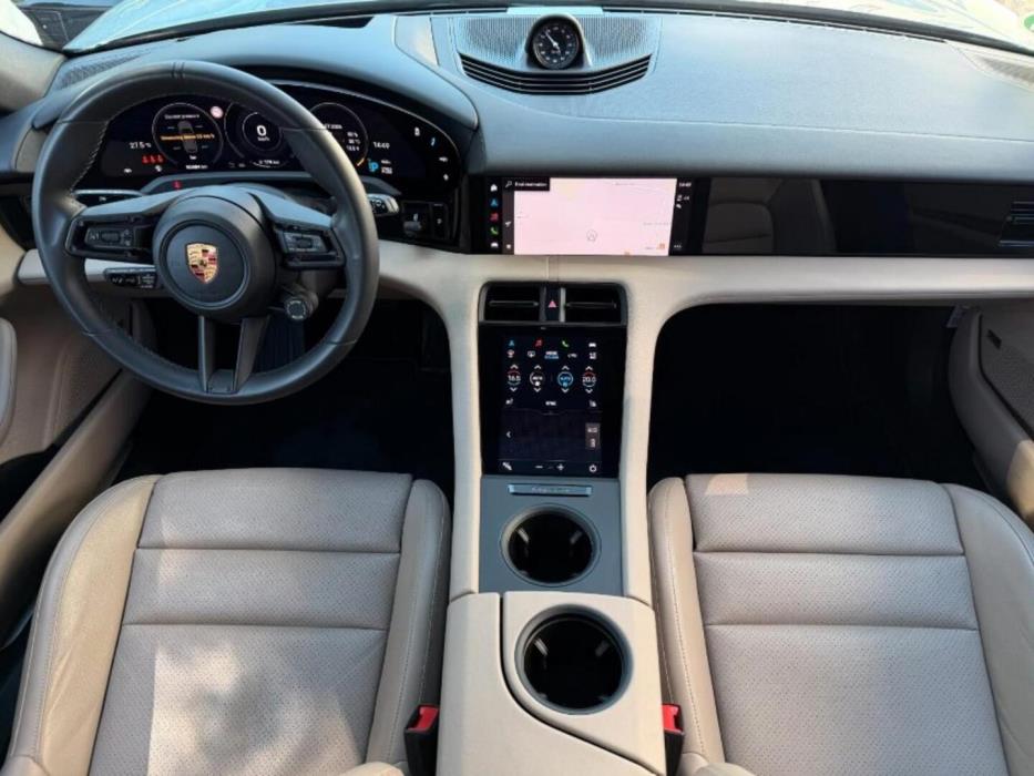 PORSCHE TAYCAN 2023