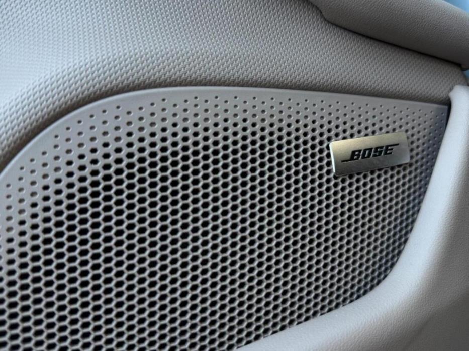 PORSCHE TAYCAN 2023