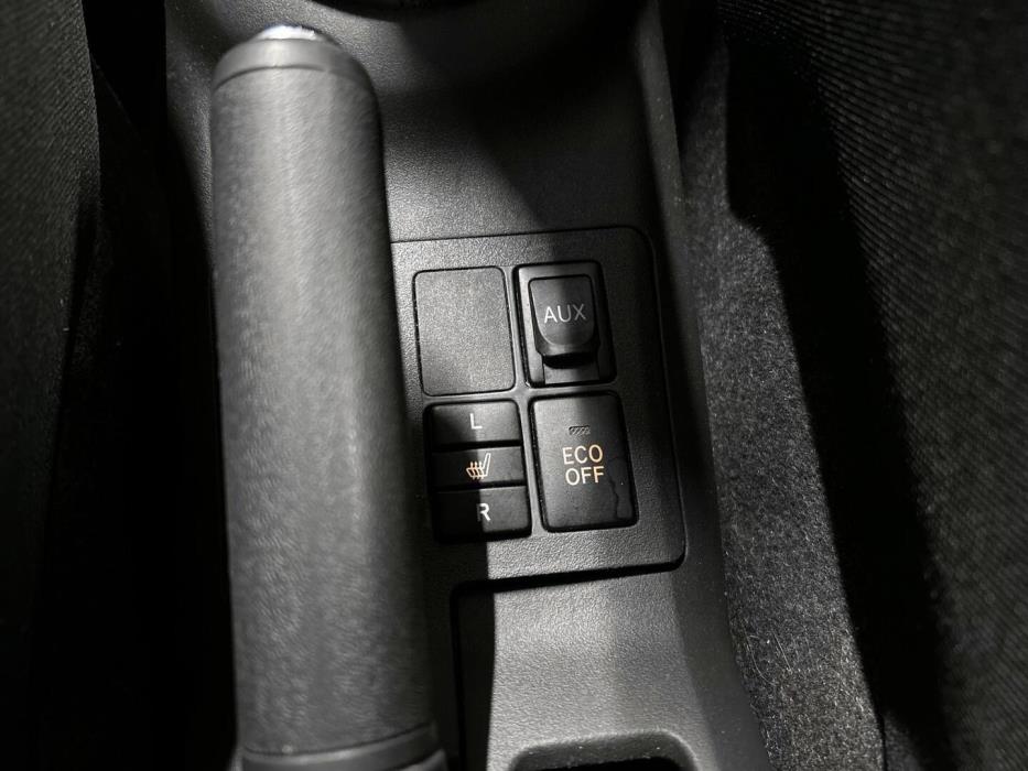 TOYOTA Yaris 2010