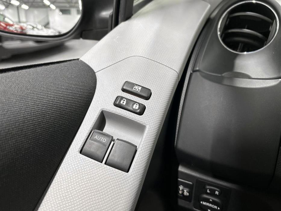 TOYOTA Yaris 2010