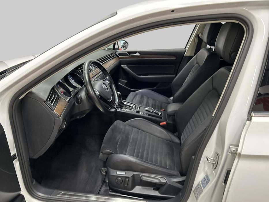 VOLKSWAGEN Passat 2016